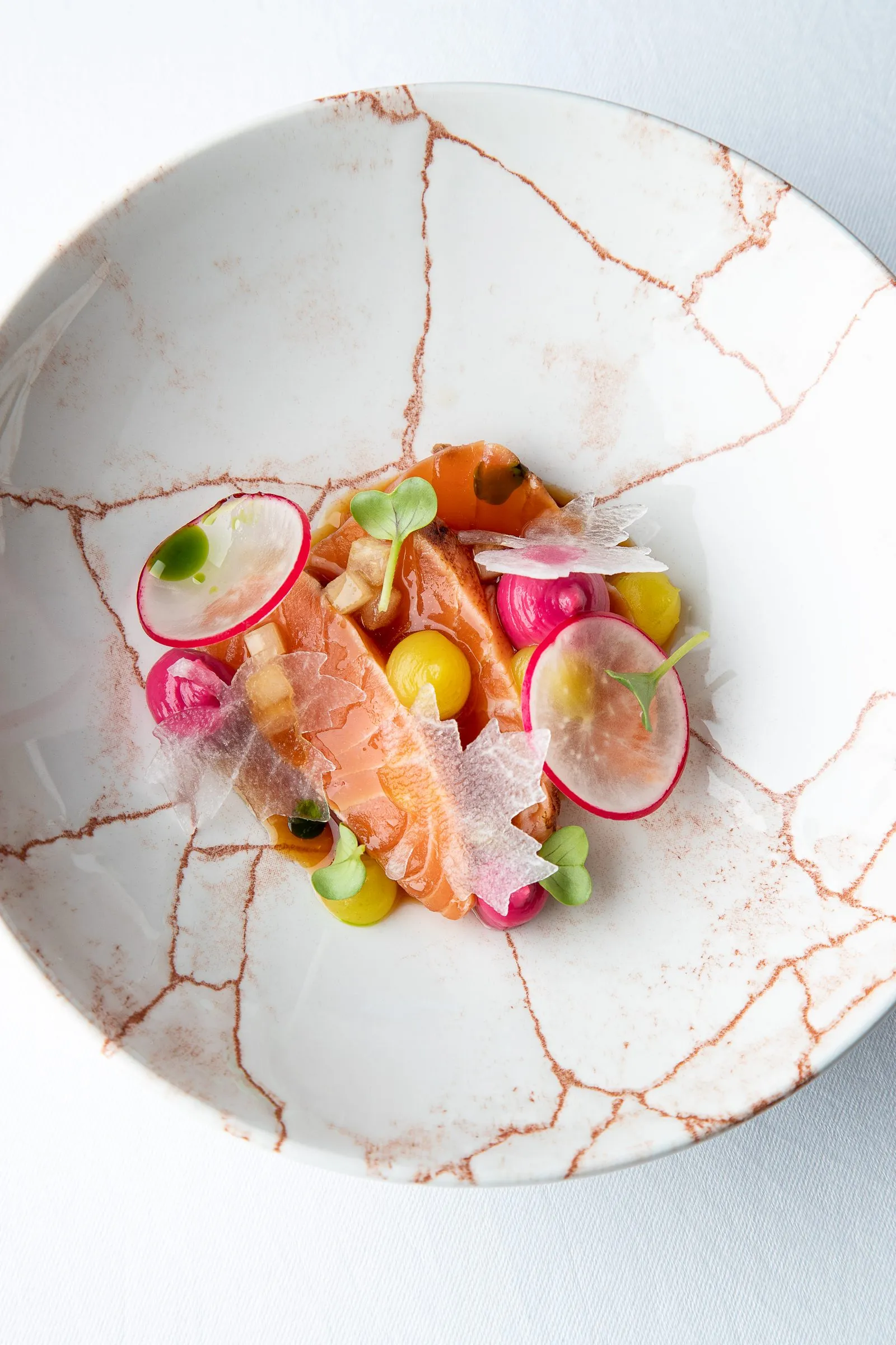 Lachs auf Kintsugi-Teller