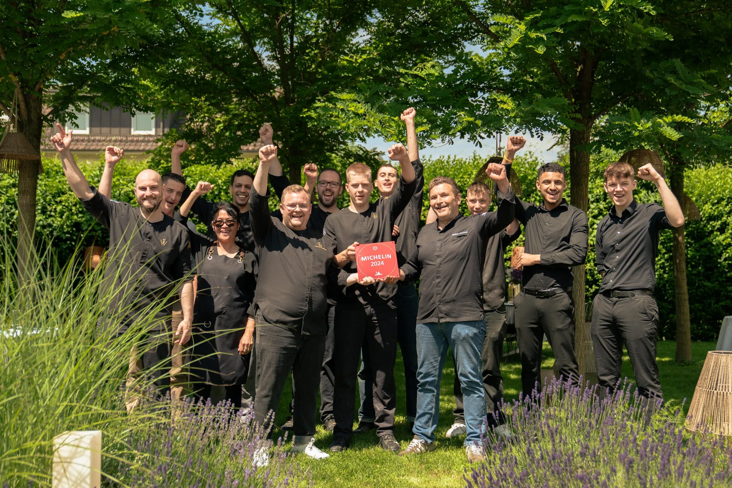 Das Team der WIO-Group im Garten des Eckert